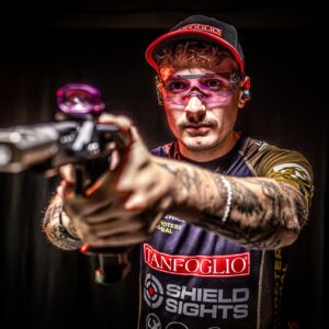 koncentracja przed startem IPSC – fotografia strzelecka